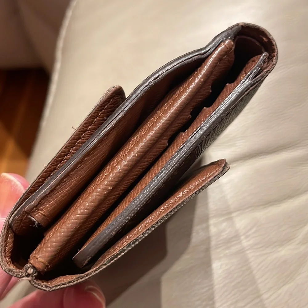 Louis Vuitton Elise Trifold Wallet - Picture 7 of 11